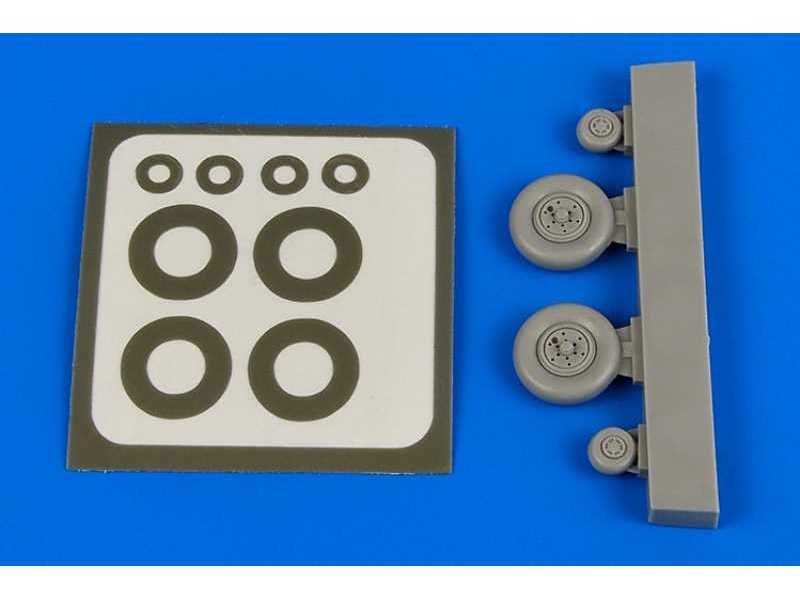 Mi-2 Hoplite wheels & paint masks - zdjęcie 1 Mi-2 Hoplite wheels & paint masks - zdjęcie 1