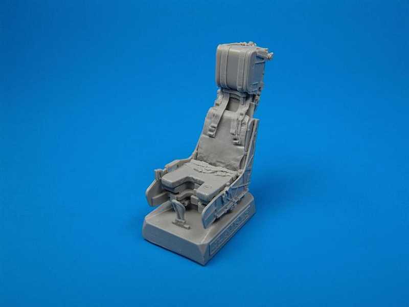 F/A-18C ejection seat with safety belts - zdjęcie 1 F/A-18C ejection seat with safety belts - zdjęcie 1
