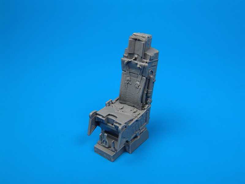 A-10A ejection seat with safety belts - zdjęcie 1 A-10A ejection seat with safety belts - zdjęcie 1