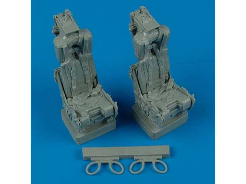 F-4 ejection seats with safety belts - zdjęcie 1 F-4 ejection seats with safety belts - zdjęcie 1