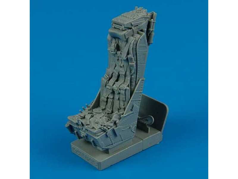 BAE Lightning ejection seat with safety belts - zdjęcie 1 BAE Lightning ejection seat with safety belts - zdjęcie 1