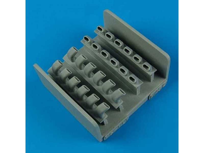 He 111P-1 exhaust - Revell - zdjęcie 1 He 111P-1 exhaust - Revell - zdjęcie 1