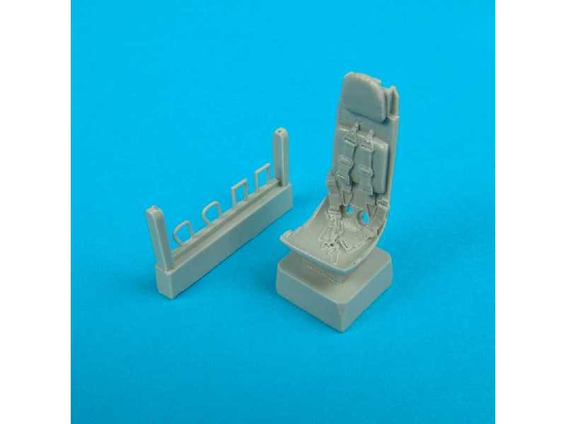 He 162 ejection seat with safety belts - Italeri - zdjęcie 1 He 162 ejection seat with safety belts - Italeri - zdjęcie 1