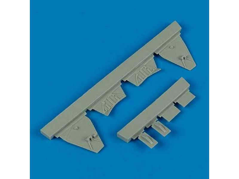 J2M3 Raiden undercarriage covers - Hasegawa - zdjęcie 1 J2M3 Raiden undercarriage covers - Hasegawa - zdjęcie 1