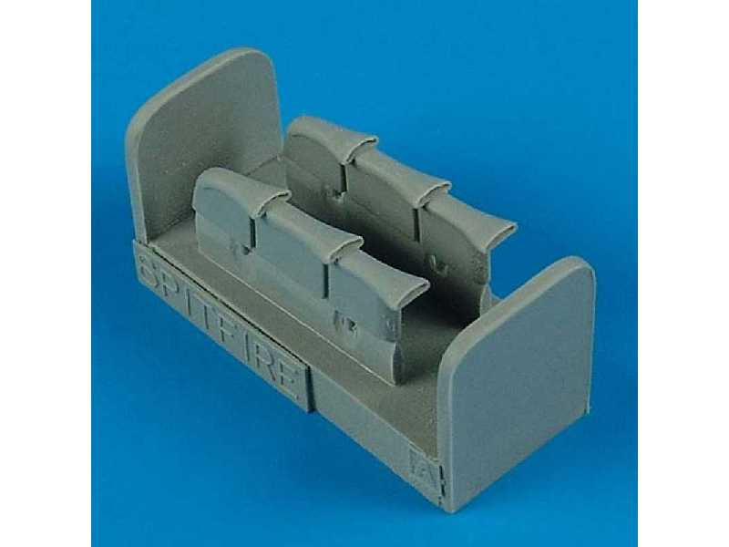 Spitfire Mk.I/la/lla exhaust - fishtail - Airfix - zdjęcie 1 Spitfire Mk.I/la/lla exhaust - fishtail - Airfix - zdjęcie 1