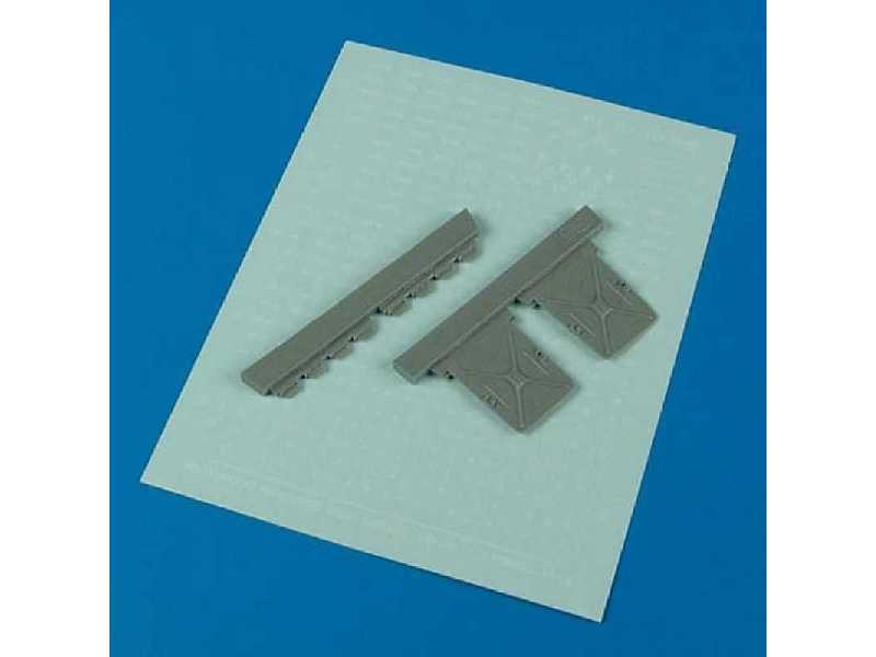 F-14 Tomcat air intake covers - Hobby boss - zdjęcie 1 F-14 Tomcat air intake covers - Hobby boss - zdjęcie 1