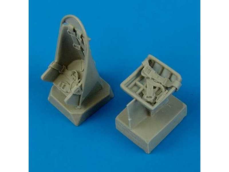 Ju 87B Stuka seats with safety belts - Hasegawa - zdjęcie 1 Ju 87B Stuka seats with safety belts - Hasegawa - zdjęcie 1