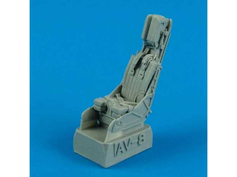 AV-8B Harrier II seat with safety belts  - zdjęcie 1