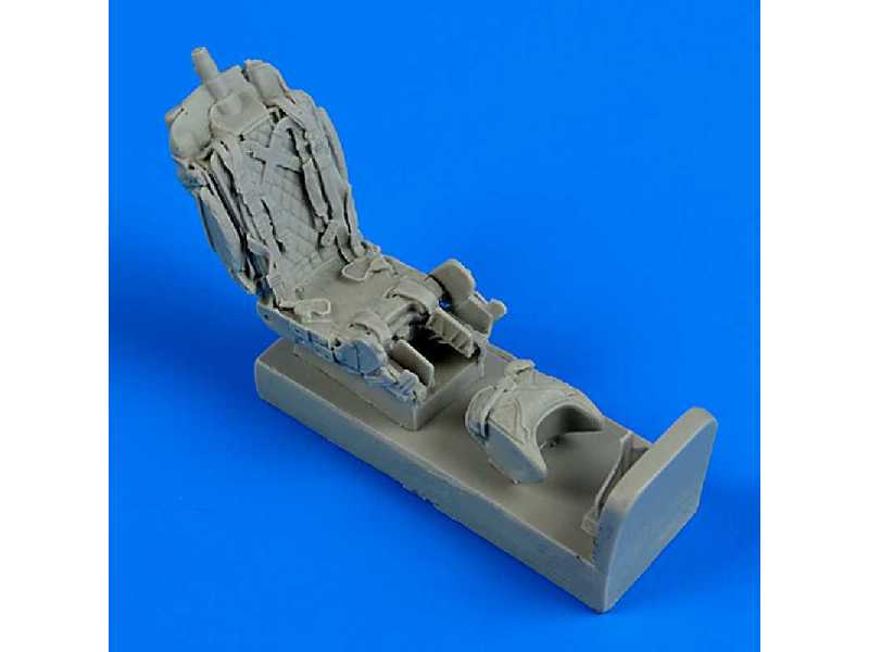 MiG-23 Flogger ejection seat with safety belts - zdjęcie 1 MiG-23 Flogger ejection seat with safety belts - zdjęcie 1