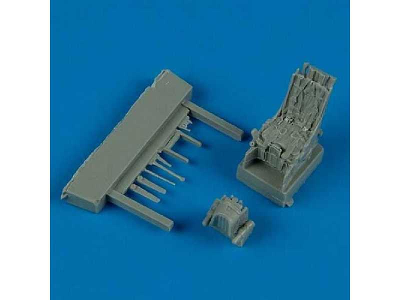 Su-27 ejection seat with sefety belts - zdjęcie 1 Su-27 ejection seat with sefety belts - zdjęcie 1
