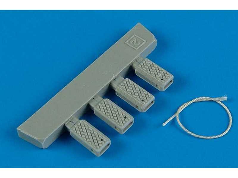 US. Navy polyurethane wheel chock with nylon thread - early - zdjęcie 1 US. Navy polyurethane wheel chock with nylon thread - early - zdjęcie 1