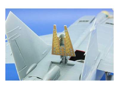 MiG-25PD/ PDS Foxbat exterior 1/48 - Kitty Hawk - zdjęcie 8