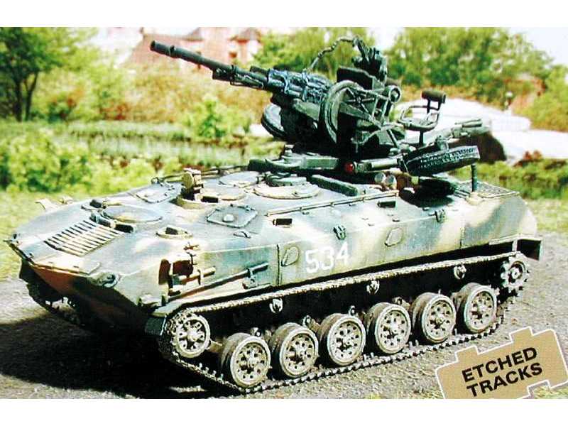 BTR-D z działkiem przeciwlotniczym Zu-23-2 - zdjęcie 1 BTR-D z działkiem przeciwlotniczym Zu-23-2 - zdjęcie 1