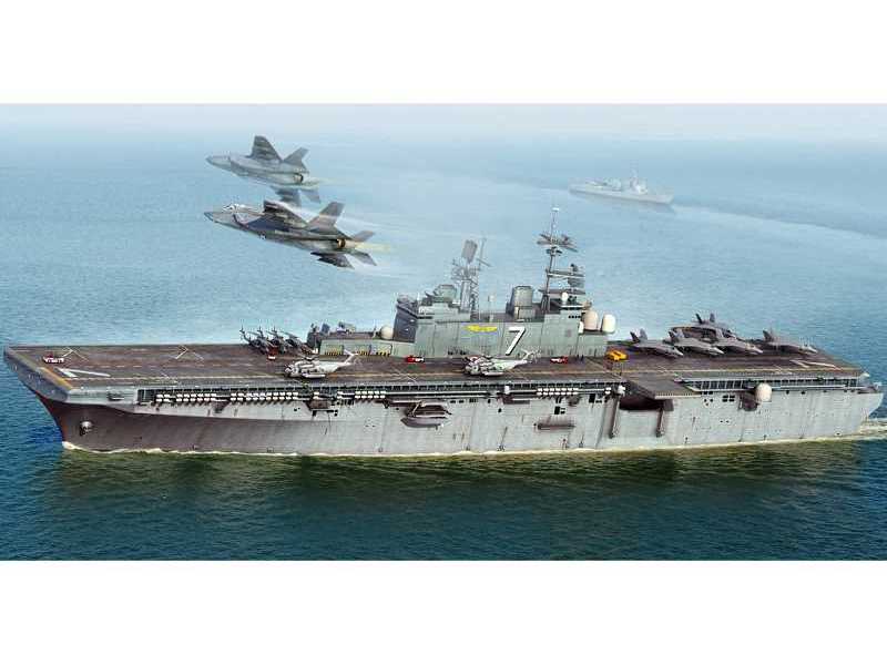 USS Iwo Jima LHD-7 - zdjęcie 1 USS Iwo Jima LHD-7 - zdjęcie 1