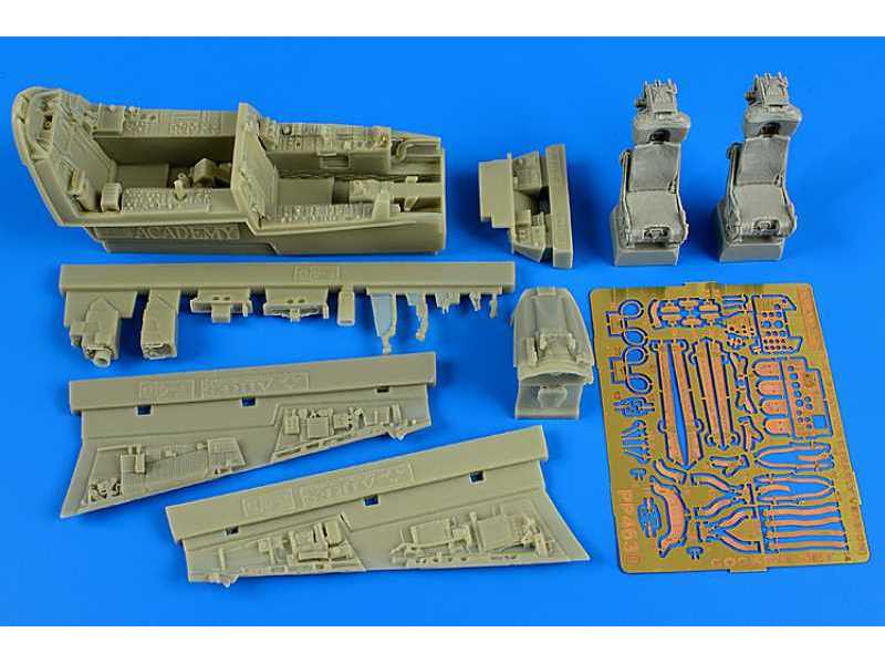 F-4D Phantom II (early v.) cockpit set - Academy - zdjęcie 1