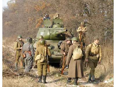 T-34-85 - radziecki czołg średni - zdjęcie 5