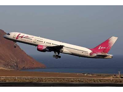 Boeing 757-200 American medium-haul airliner, VIM Airlines - zdjęcie 10