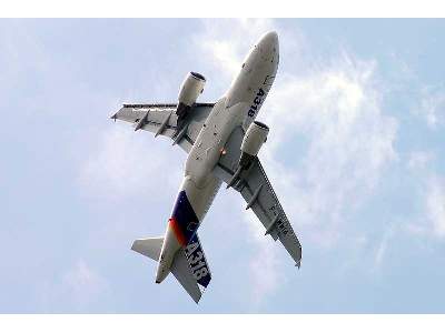 Airbus A318 European short / medium-haul airliner, Air France - zdjęcie 15