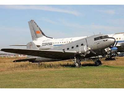 Lisunov Li-2 Russian military transport aircraft - zdjęcie 8