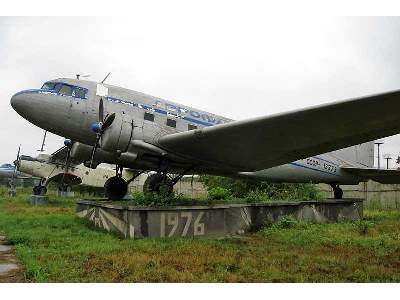 Lisunov Li-2 Russian military transport aircraft - zdjęcie 10