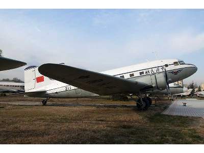 Lisunov Li-2 Russian military transport aircraft - zdjęcie 11