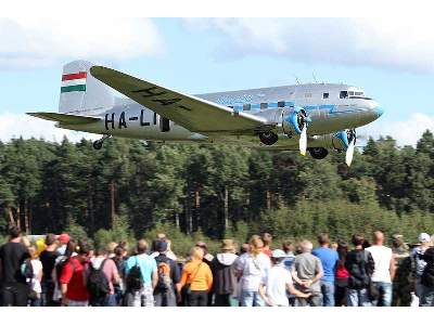 Lisunov Li-2 Russian military transport aircraft - zdjęcie 13