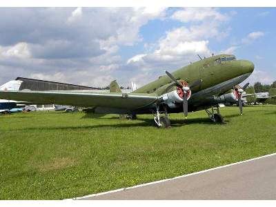 Lisunov Li-2 Russian military transport aircraft - zdjęcie 15