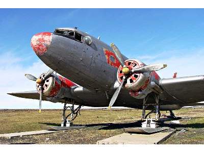 Lisunov Li-2T Russian transport aircraft, winter version - zdjęcie 18