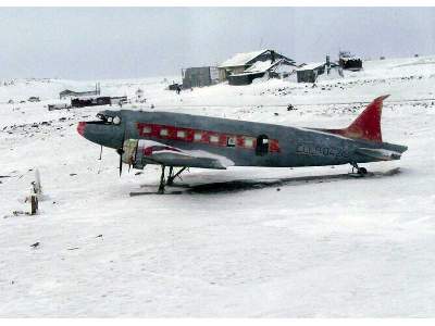 Lisunov Li-2T Russian transport aircraft, winter version - zdjęcie 19