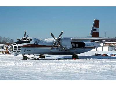 Antonov An-24V/B Russian short / medium-haul passenger aircraft, - zdjęcie 38