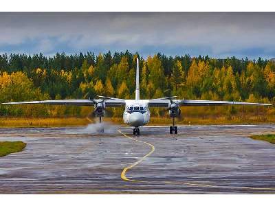 Antonov An-24RV Russian short / medium-haul passenger aircraft,  - zdjęcie 20