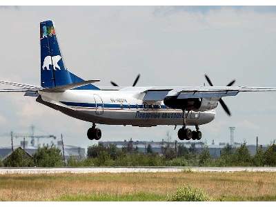 Antonov An-24RV Russian short / medium-haul passenger aircraft,  - zdjęcie 23