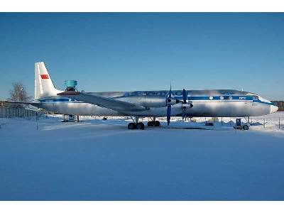 Ilyushin Il-18D Russian medium-haul airliner, Aeroflot / Domoded - zdjęcie 3