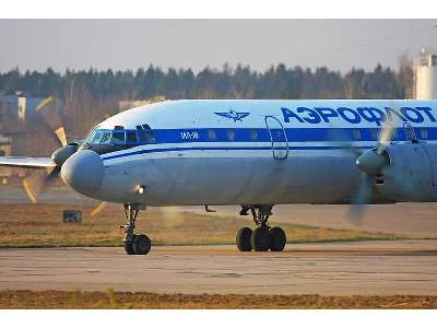 Ilyushin Il-18D Russian medium-haul airliner, Aeroflot / Domoded - zdjęcie 6