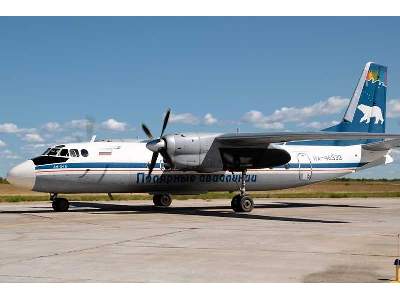 Antonov An-24T/RT Russian military transport aircraft - zdjęcie 24