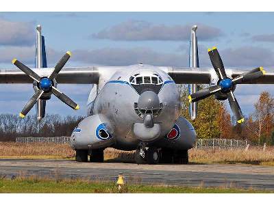 Antonov An-22 Antaeus Russian heavy transport aircraft, late ver - zdjęcie 6