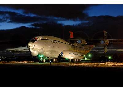 Antonov An-22 Antaeus Russian heavy transport aircraft, late ver - zdjęcie 12