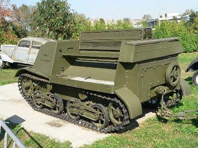 Russian armoured artillery tractor T-20 Komsomolets - zdjęcie 4