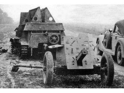 Russian armoured artillery tractor T-20 Komsomolets - zdjęcie 5