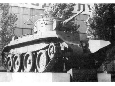 BT-7 Russian light tank, model 1935, early version - zdjęcie 11