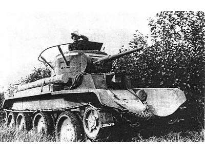 BT-7 Russian light tank, model 1935, early version - zdjęcie 12