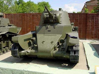 BT-7 Russian light tank, model 1937, early version - zdjęcie 13