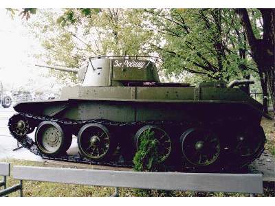 BT-7 Russian light tank, model 1937, early version - zdjęcie 18