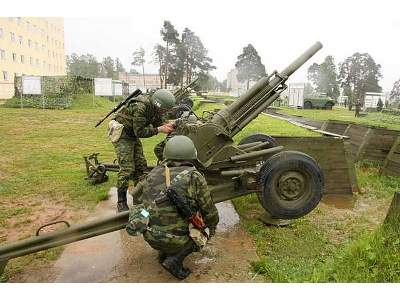2B9 Vasilyok Russian 82 mm mortar with 2F54 towing vehicle - zdjęcie 7