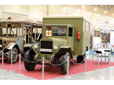 ZiS-44 Russian military ambulance - zdjęcie 4