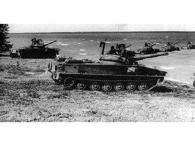 PT-76B Russian amphibious light tank - zdjęcie 3