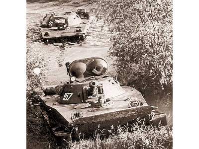 PT-76B Russian amphibious light tank - zdjęcie 7