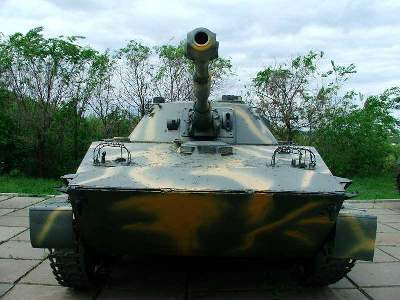 PT-76B Russian amphibious light tank - zdjęcie 15