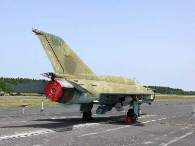 Mikoyan-Gurevich 21bis Russian tactical jet fighter - zdjęcie 5