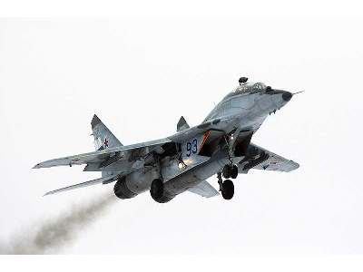 Mikoyan-Gurevich 29UB Russian combat-training tactical jet fight - zdjęcie 3